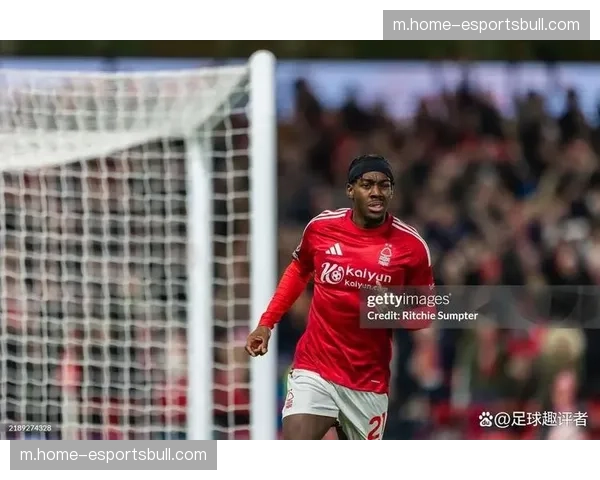 阿斯顿维拉客场控球率48%但创造4次绝佳机会 反击效率卓越